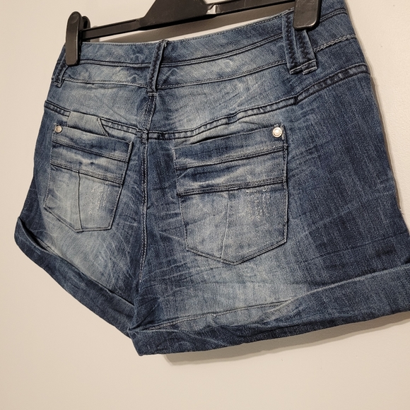 Smart Set Dark Wash Jean Shorts. **Size 7** - Picture 4 of 7